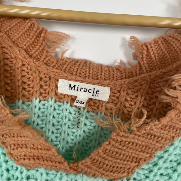 Colorblock Distressed Sweater - Picture 9 of 11